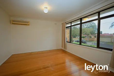 Property photo of 5 Emerald Drive Springvale VIC 3171