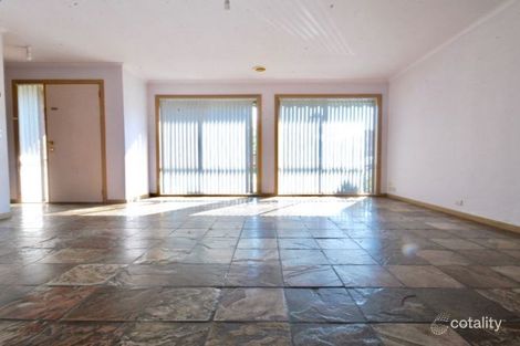 Property photo of 2/48 Courtenay Avenue Cranbourne North VIC 3977