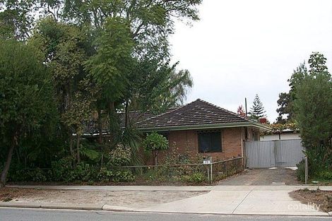 77 Central Rd, Rossmoyne, WA 6148