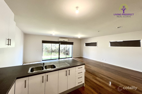 Property photo of 2/7 Greenleaf Circuit Tarneit VIC 3029
