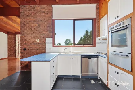 Property photo of 64 Roseman Road Chirnside Park VIC 3116