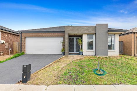 19 Peroomba Dr, Point Cook, VIC 3030