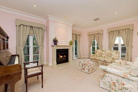 Property photo of 8 Pinehurst Place Chirnside Park VIC 3116