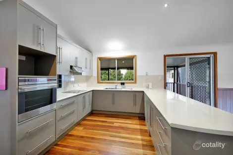 Property photo of 13 Panorama Drive Qunaba QLD 4670