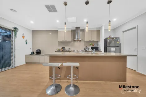 Property photo of 24 Livida Circuit Lyndhurst VIC 3975