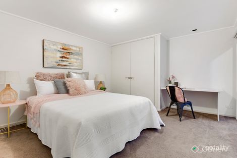 Property photo of 2 Furneaux Court Frankston VIC 3199