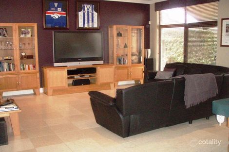 Property photo of 18 Doneraile Court Waterford WA 6152