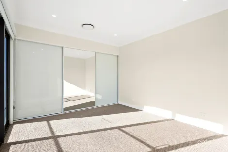 Property photo of 1/19 King Street Lake Illawarra NSW 2528