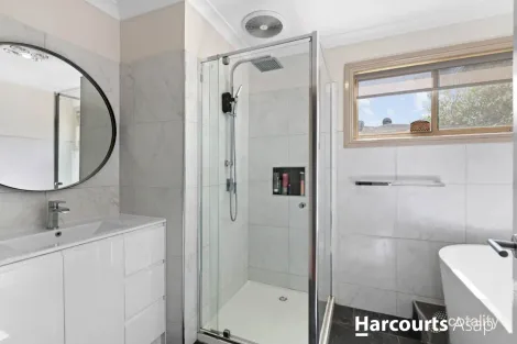 Property photo of 2/20 Poorinda Rise Narre Warren VIC 3805