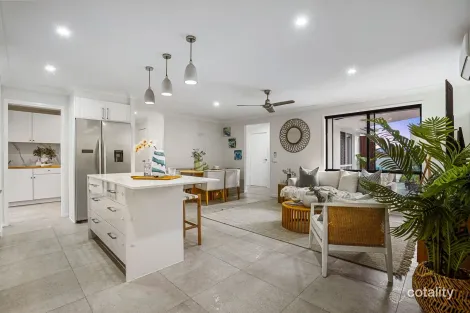 Property photo of 18 Gunyah Grove Ashmore QLD 4214
