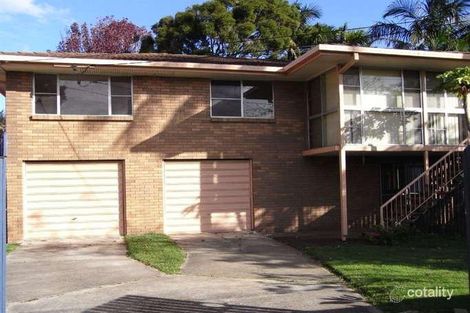 127 King St, Woody Point, QLD 4019