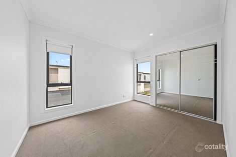 Property photo of 24 Lumeah Drive Cranbourne West VIC 3977