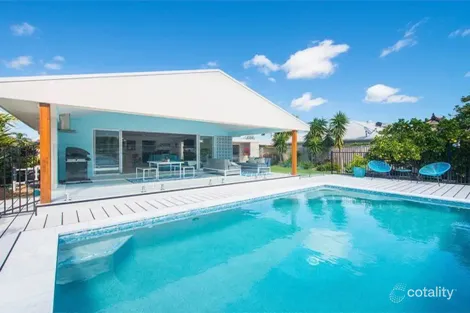 Property photo of 5 Andrew Avenue Broadbeach Waters QLD 4218