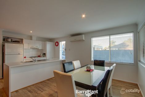 Property photo of 7 Maple Link Pakenham VIC 3810