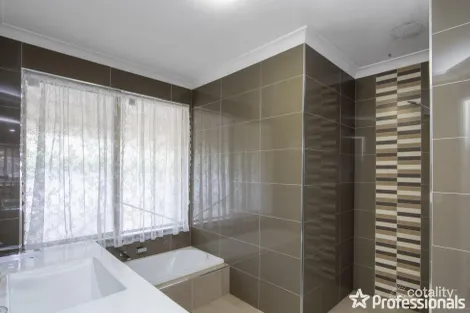 Property photo of 14 Hillside Road Mount Richon WA 6112