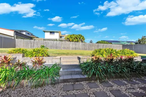 Property photo of 20 Linden Crescent Qunaba QLD 4670