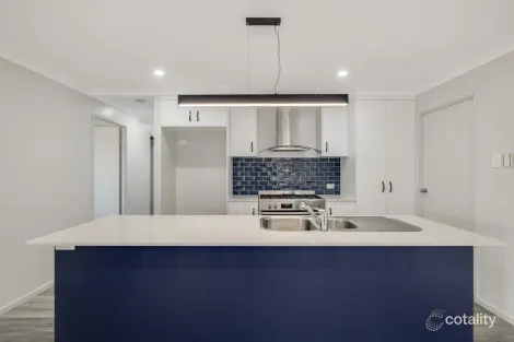 Property photo of 38 Myrtleford Crescent Cambooya QLD 4358