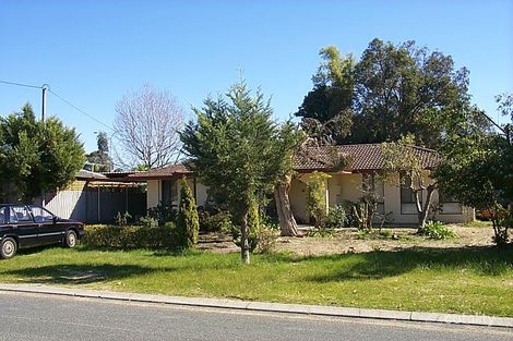 4 LYMINGE ST, GOSNELLS, WA 6110