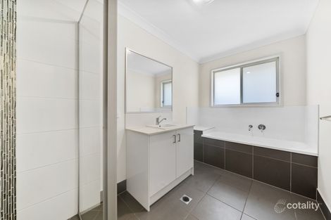 Property photo of 38 Splendour Circuit Yarrabilba QLD 4207