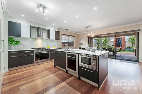 Property photo of 1 Orchid Court Gowanbrae VIC 3043