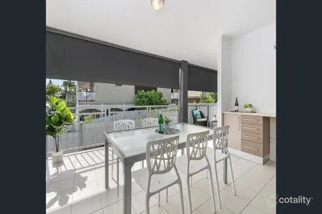 Property photo of 1/1 Redarc Street Fairfield QLD 4103