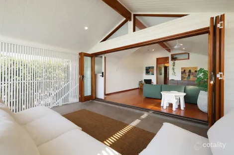 Property photo of 2/128 Sunshine Parade Miami QLD 4220