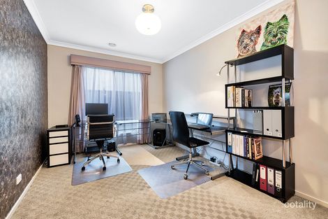 Property photo of 4 Blue Peppermint Court Lyndhurst VIC 3975