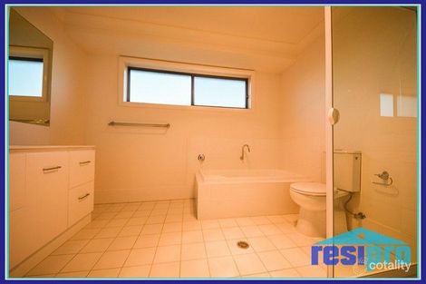 Property photo of 9 Woodbridge Drive Cameron Park NSW 2285