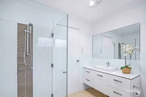 Property photo of 18 Coogeen Street Bundall QLD 4217