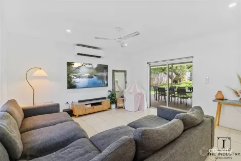 Property photo of 74 Bathurst Drive Bentley Park QLD 4869