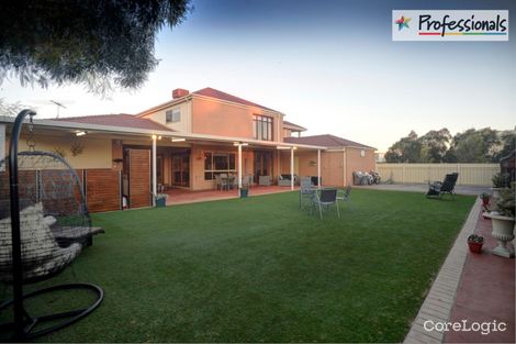 Property photo of 11 Lake Logan Way Caroline Springs VIC 3023