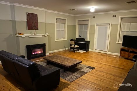 Property photo of 19 Mooloobar Street Narrabri NSW 2390