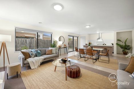 Property photo of 15 Salerno Crescent Doreen VIC 3754