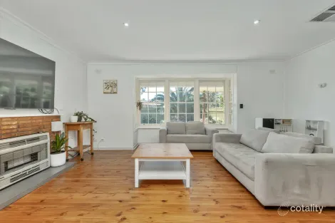Property photo of 108 McKenzie Road Elizabeth Downs SA 5113