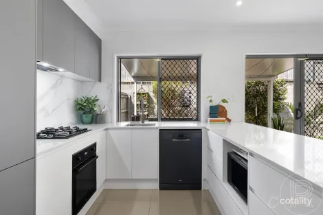 Property photo of 8/2 Photinia Crescent Mountain Creek QLD 4557