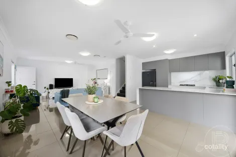 Property photo of 8/2 Photinia Crescent Mountain Creek QLD 4557