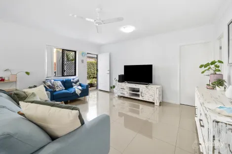 Property photo of 8/2 Photinia Crescent Mountain Creek QLD 4557