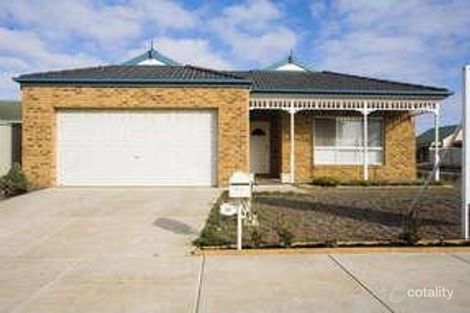 10 Herrington Turn, Caroline Springs, VIC 3023