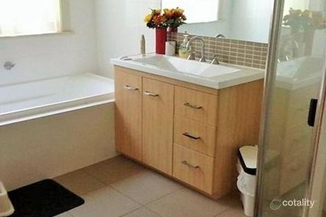 Property photo of 20 Hindmarsh Circuit Mawson Lakes SA 5095