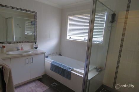 Property photo of 35 Brooklands Drive Orange NSW 2800