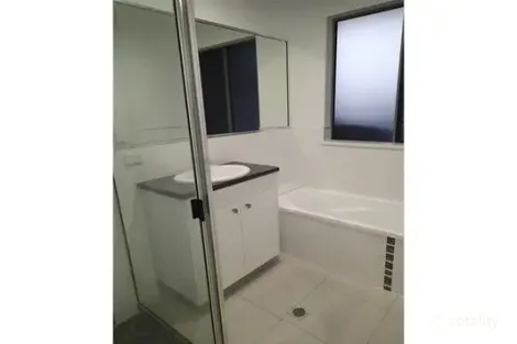 Property photo of 1 Hook Court Sarina QLD 4737