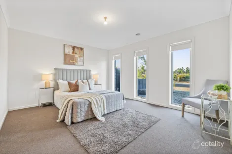 Property photo of 32 Kingston Drive Taylors Hill VIC 3037