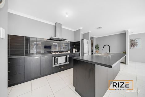 Property photo of 21 Azolla Street Banksia Grove WA 6031
