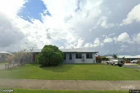 Property photo of 1 Hook Court Sarina QLD 4737