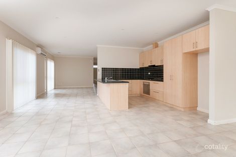 Property photo of 9 St Cloud Green Craigieburn VIC 3064