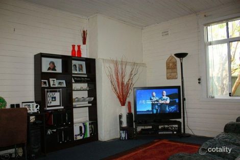 Property photo of 28 Endeavour Road Georges Hall NSW 2198