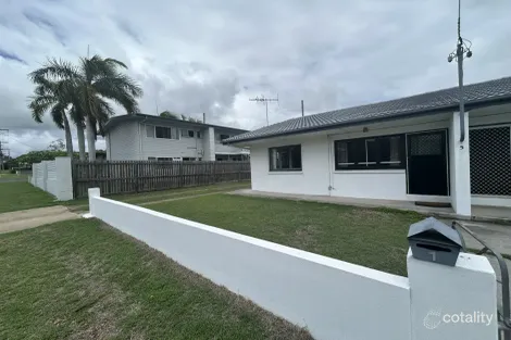 1/5 Charles St, West Gladstone, QLD 4680
