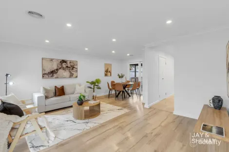 Property photo of 368 James Cook Drive Endeavour Hills VIC 3802