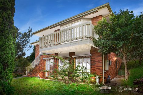 Property photo of 2 Deepdale Grove Mooroolbark VIC 3138