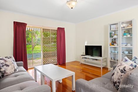 Property photo of 2 Deepdale Grove Mooroolbark VIC 3138